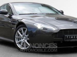 Aston Martin V8 Vantage quantum silver métal