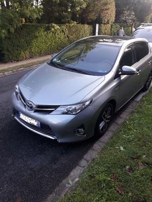 TOYOTA Auris Hybride 136h SkyBlue