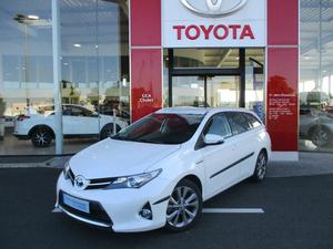 TOYOTA Auris HSD 136h Dynamic