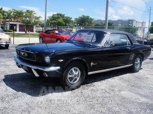 Ford Mustang  noir laqué