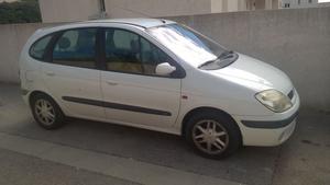 RENAULT Scénic 1.9 DTI - 100 RXE A