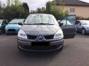 RENAULT Grand Scénic III 2.0 DCI  PLACE