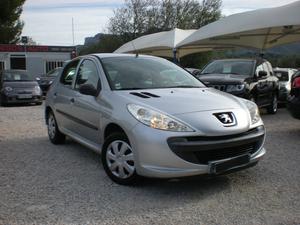 PEUGEOT e 60ch Trendy