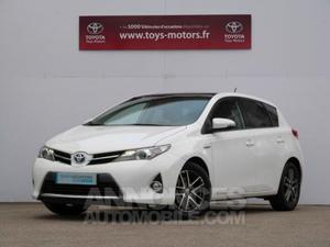 Toyota AURIS HSD 136h SkyBlue blanc