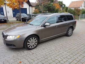 VOLVO V70 BUSINESS D Momentum Business Geartronic A