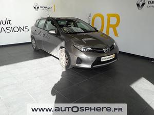 TOYOTA Auris