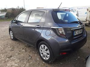 TOYOTA Yaris 100h Business