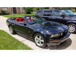 Ford Mustang GT cabrio tjs garage rare cuir rouge premium
