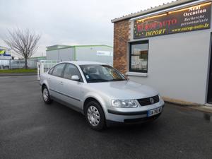 VOLKSWAGEN Passat 1.8 L Confort 125 ch