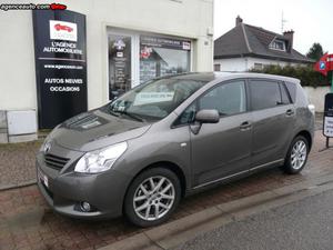 TOYOTA Verso 126 D-4D SkyView 7 places