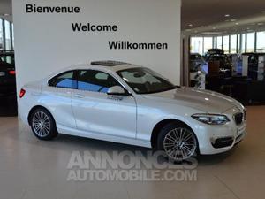 BMW Série 2 Coupe 218dA 150ch Luxury mineralweiss metallise