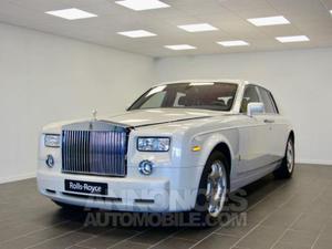 Rolls Royce Phantom V blanc nacree