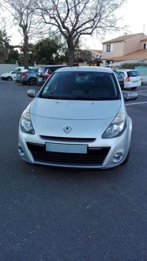 RENAULT Clio 1.5 dCi 105 eco2 Initiale