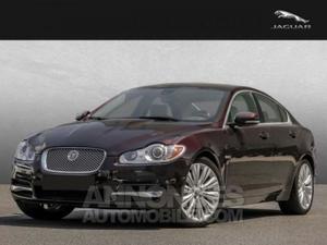 Jaguar XF 3.0 D 275 CH rouge