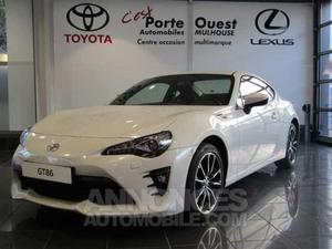 Toyota GT L Coupé blanc nacré