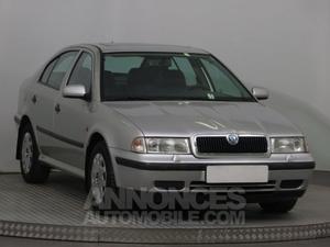 Skoda OCTAVIA V gris