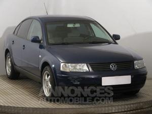 Volkswagen Passat 2.5 TDI bleu