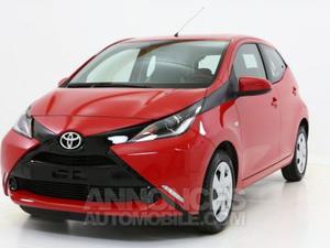 Toyota AYGO 1.0 VVTi 69ch X rouge chilien