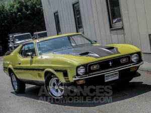 Ford Mustang MACH  jaune