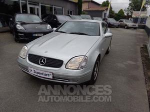 Mercedes SLK 200 gris clair verni