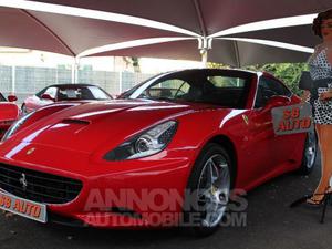 Ferrari California V8 4.3 rouge