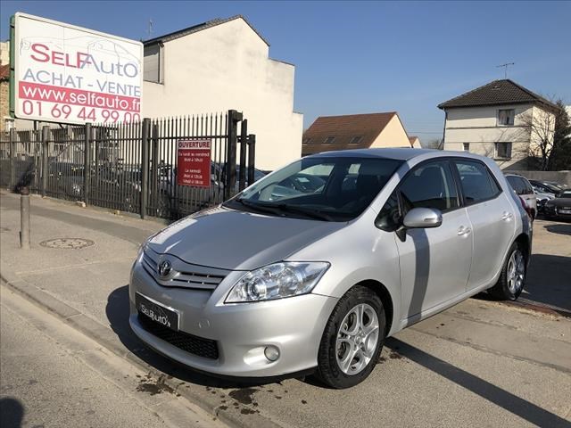 Toyota AURIS 90 D-4D FAP CONNECT MMT 5P  Occasion