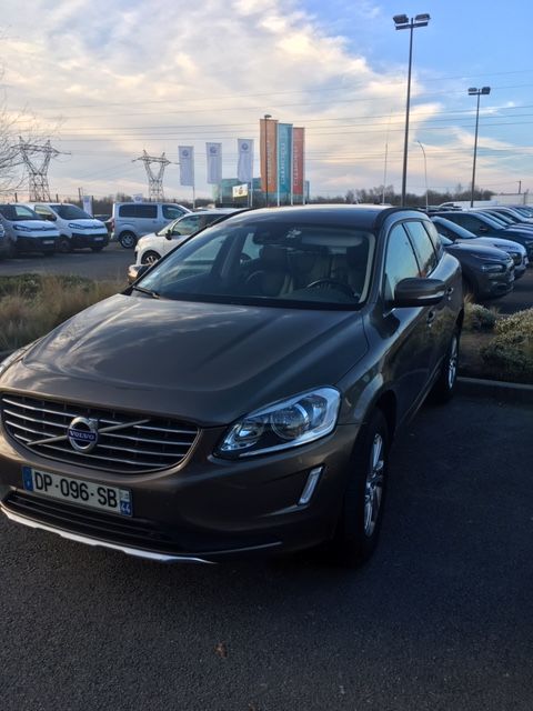 VOLVO XC60 Business D ch S&S Momentum Business