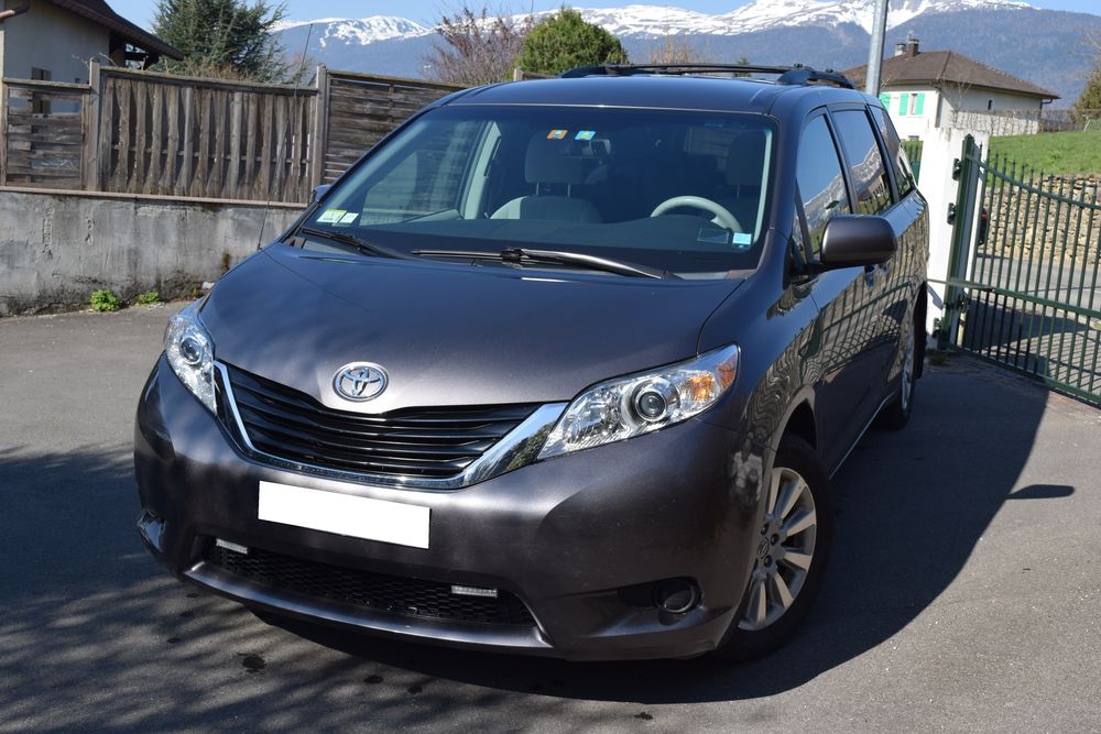 TOYOTA Divers Sienna  LE AWD