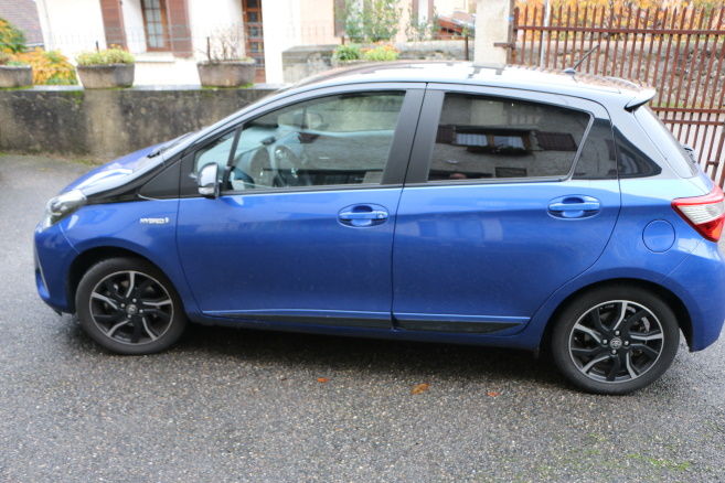 TOYOTA Yaris Hybride 100h Chic