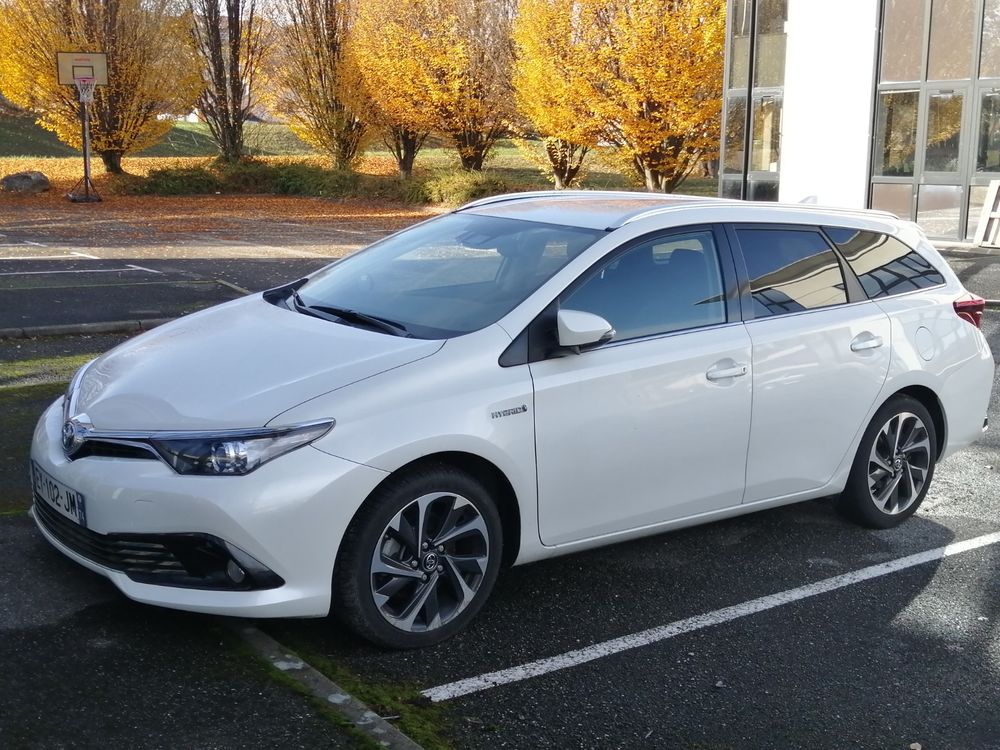 TOYOTA Auris Touring Sports Hybride 136h Collection