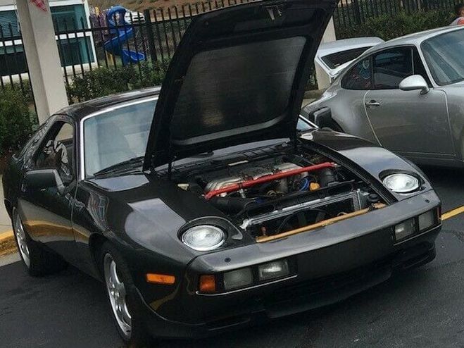 Porsche 928