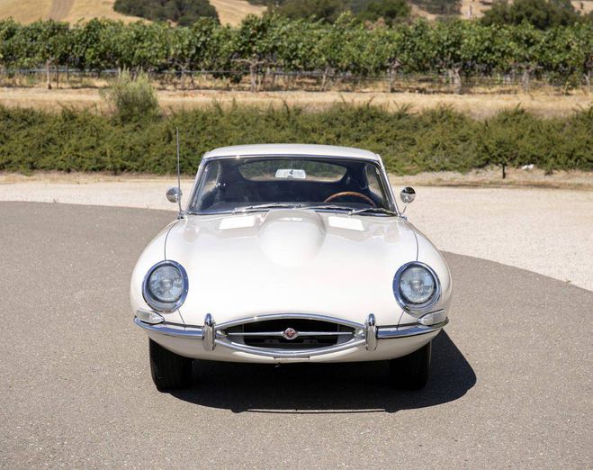 Jaguar E Type