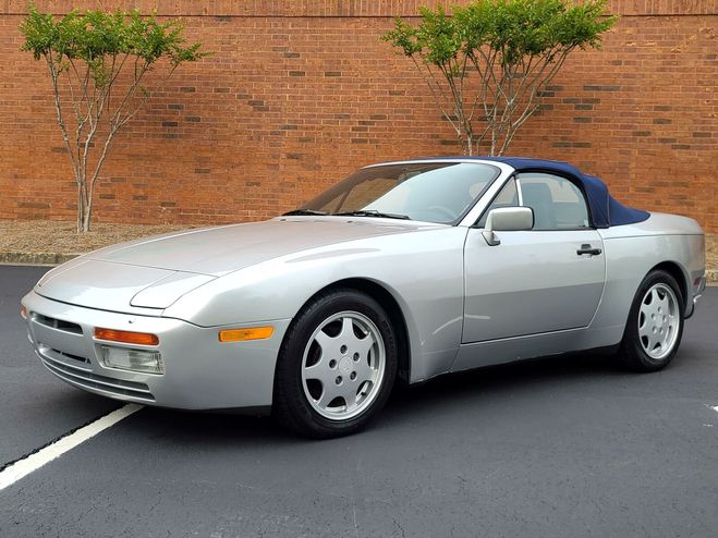 Porsche 944