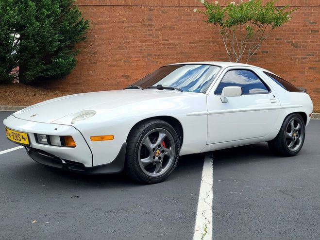 Porsche 928