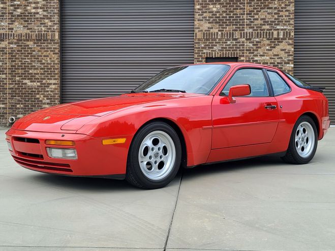 Porsche 944