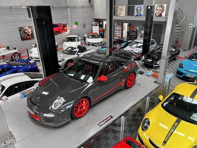 Porsche 977